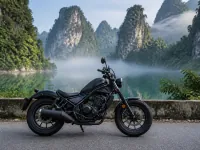Honda Rebel 300 — side