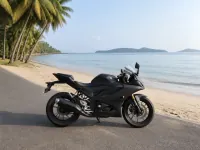 Yamaha R15 — сбоку