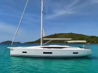 Bavaria C45 — ด้านข้าง