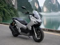Honda ADV 150 — vorn