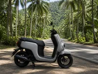 Yamaha QBIX 125 — seitlich