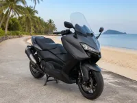 Yamaha TMAX 560 — 正面