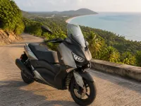 Yamaha XMAX 300 — front