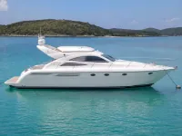 Fairline 43 — ด้านข้าง
