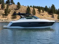 Velero San Juan — laterale