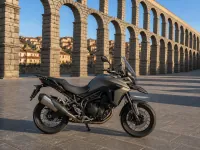 Benelli TRK 502 — сбоку