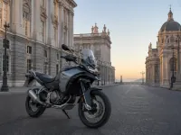 BMW F 900 GS Adventure — спереди