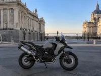 BMW F 900 GS Adventure — сбоку