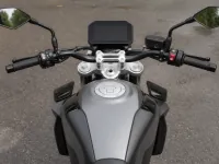 BMW F 900 R — dettaglio