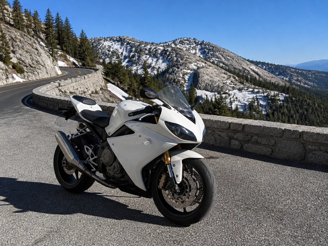 BMW S 1000 RR — front