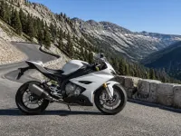 BMW S 1000 RR — seitlich