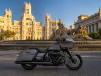 Harley-Davidson Road Glide — laterale