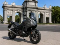 Honda NT1100 — avant
