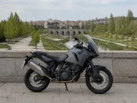 KTM 1290 Super Adventure — 侧面