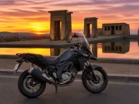Suzuki V-Strom 650 — side