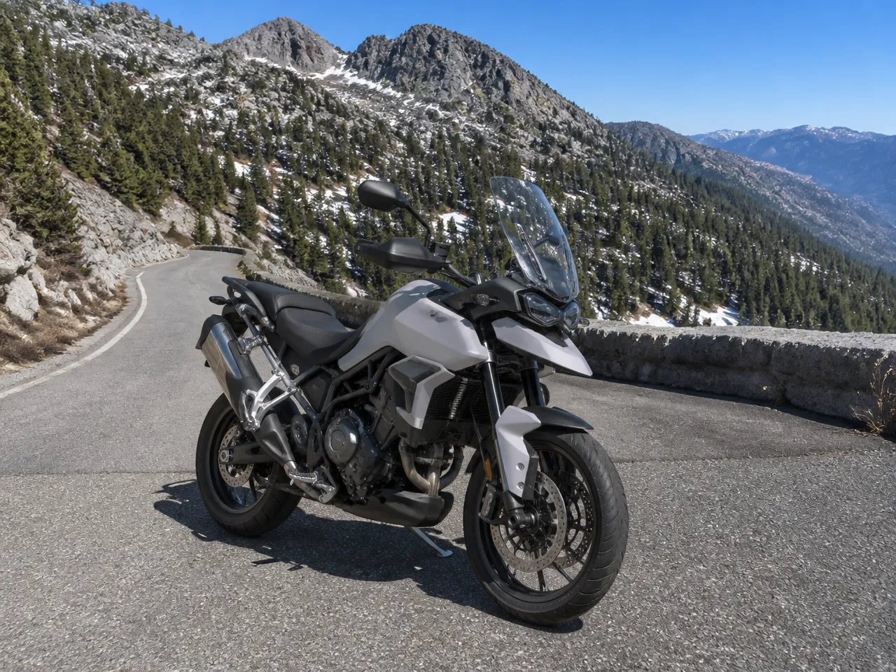 Triumph Tiger 900 GT Pro — vorn