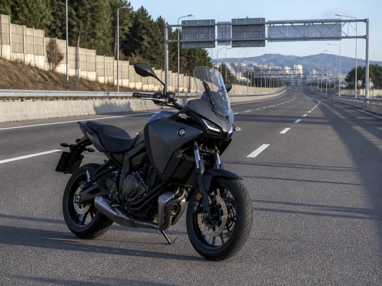 Yamaha Tracer 700 — front