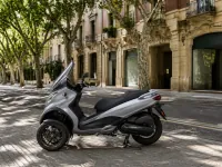 Piaggio MP3 400 — profil