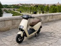 Segway eMoped B110S — front