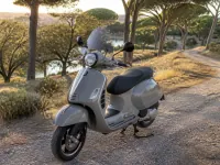 Vespa GTV 300 — 正面