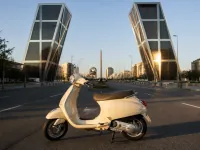 Vespa LX 125 — seitlich