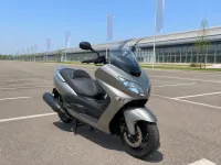 Yamaha Majesty 400 — vorn