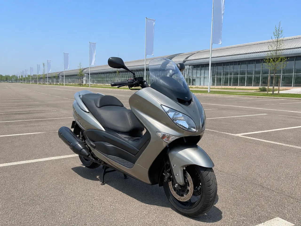 Yamaha Majesty 400 — front