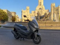 Yamaha NMAX 125 — vorn
