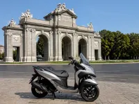 Yamaha Tricity 125 — side
