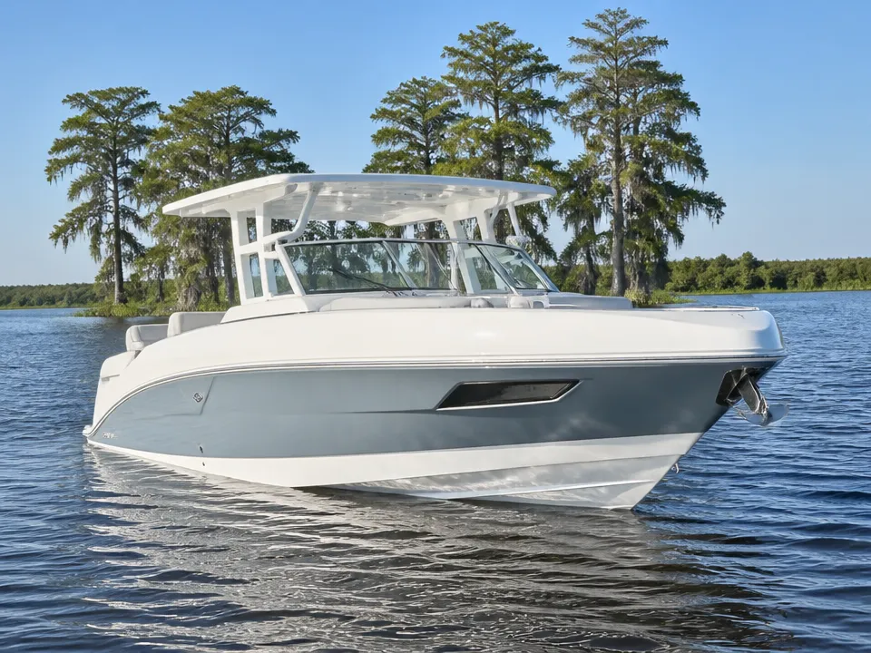 Regal 38 SAV