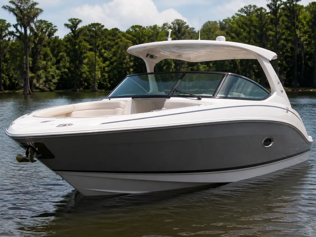 Regal 38 SAV — front