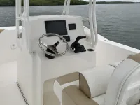 Robalo 160 Center Console — detail