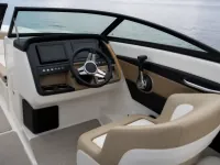 Sea Ray SPX 210 — detail
