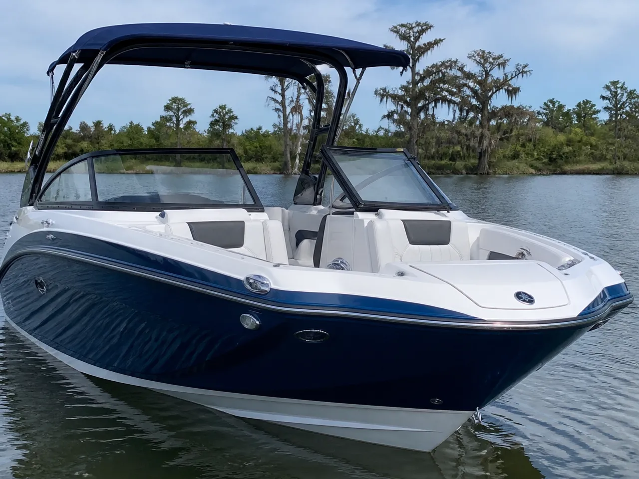 Yamaha 222S — frontal