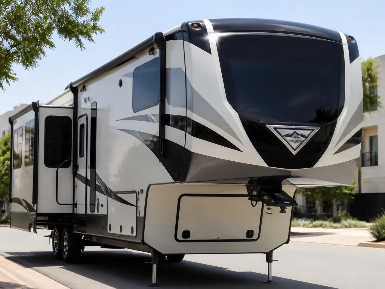 Forest River Cedar Creek Silverback 31IK — frente