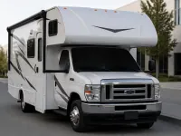 Forest River Sunseeker 2400S — frontal