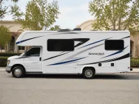 Forest River Sunseeker 2400S — lateral