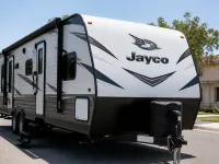 Jayco Jay Flight 33BHTS — front