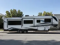 Keystone Avalanche 338GK — lateral