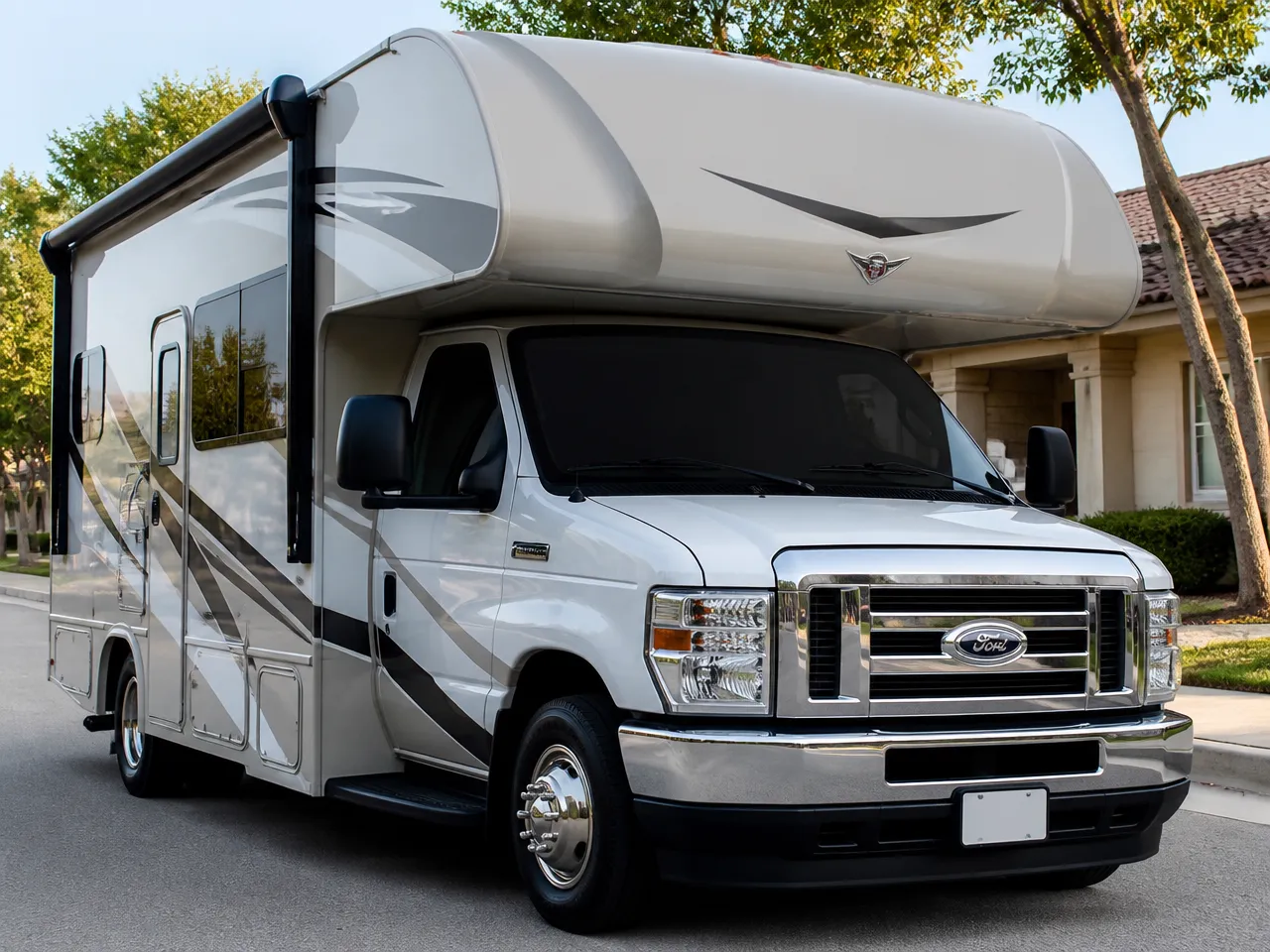 Thor Motor Coach Chateau 21Z — front