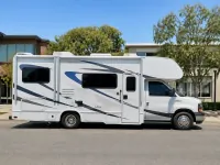 Thor Motor Coach Freedom Elite 23H — lateral