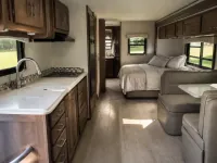 Thor Motor Coach Miramar 35.3 — detail