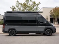 Winnebago Boldt 70BL — side