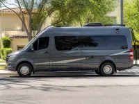 Winnebago Era 70B — lateral