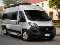 Winnebago Solis 59PX — frente