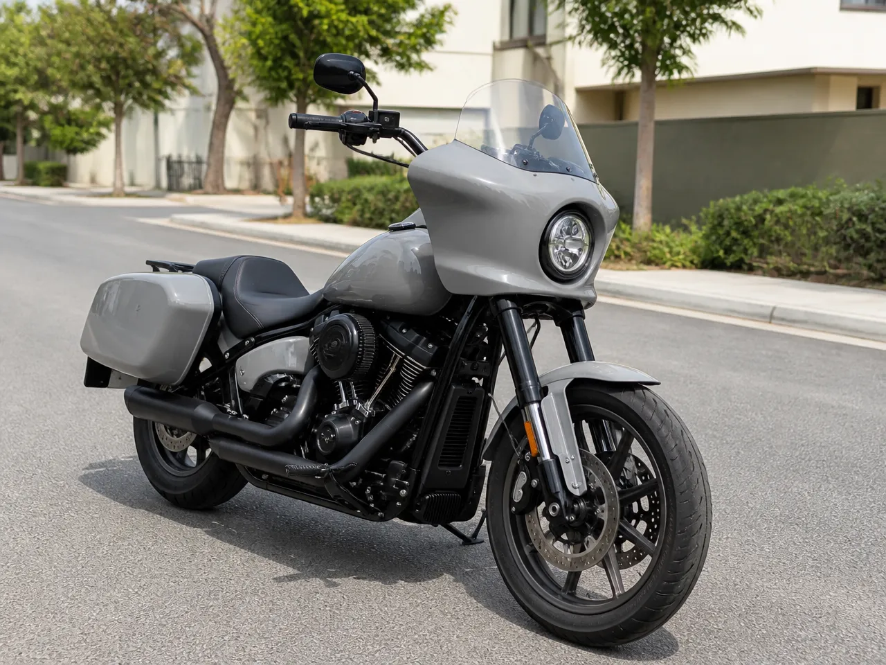 Harley-Davidson Low Rider ST — front