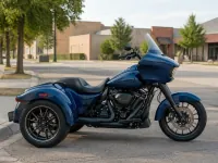 Harley-Davidson Road Glide 3 — side