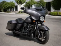 Harley-Davidson Street Glide Touring Edition — frente