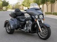 Harley-Davidson Tri Glide Ultra — frontal