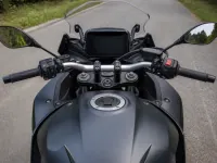 Suzuki GSX-S1000GT+ — detalle